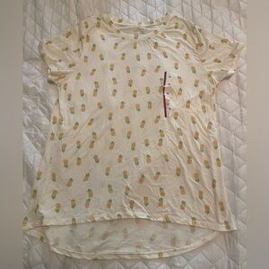 Zoe & Liv NWT White T Shirt with Pineapple Print XL